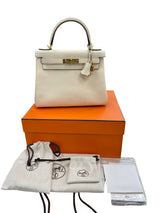 Hermes Kelly Retourne 28 Craie Togo Leather Gold Hardware Handbag