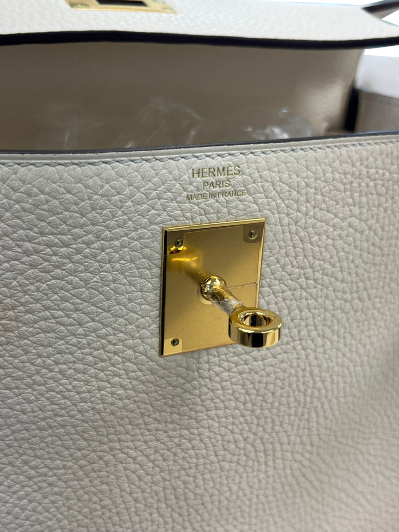 Hermes Kelly Retourne 28 Craie Togo Leather Gold Hardware Handbag