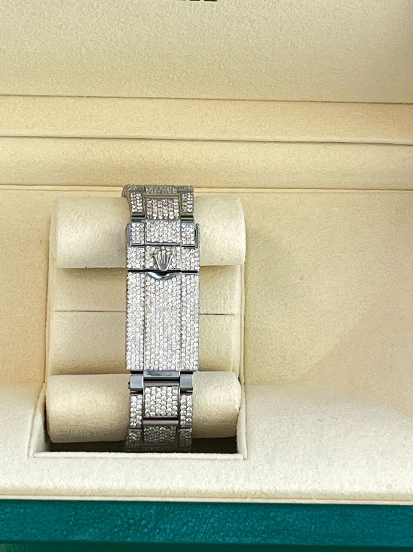 Rolex Daytona 40mm Custom Mother of Pearl Diamond Pave Dial