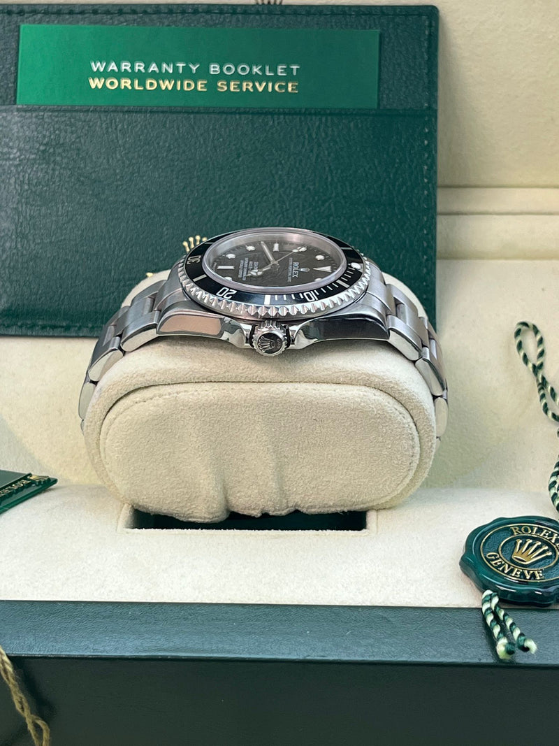 Rolex Sea-Dweller 4000 40mm Black Dial Stainless Steel Oyster Men's Watch 16600