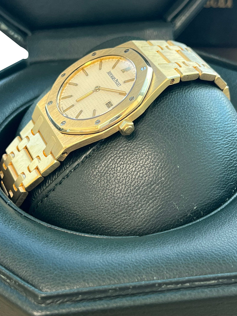 Audemars Piguet Royal Oak 34mm White Dial 18K Yellow Gold Quartz Watch 56303BA