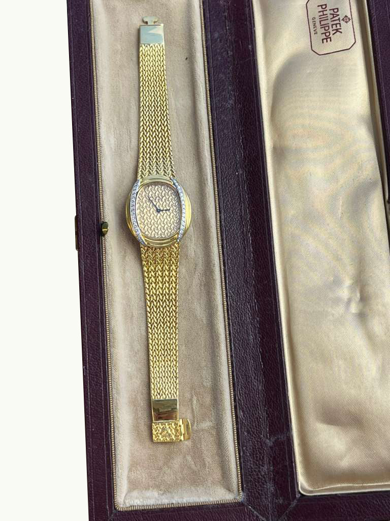 Patek Philippe Vintage 18K Yellow Gold Diamond Manual Winding Watch Watch 4288