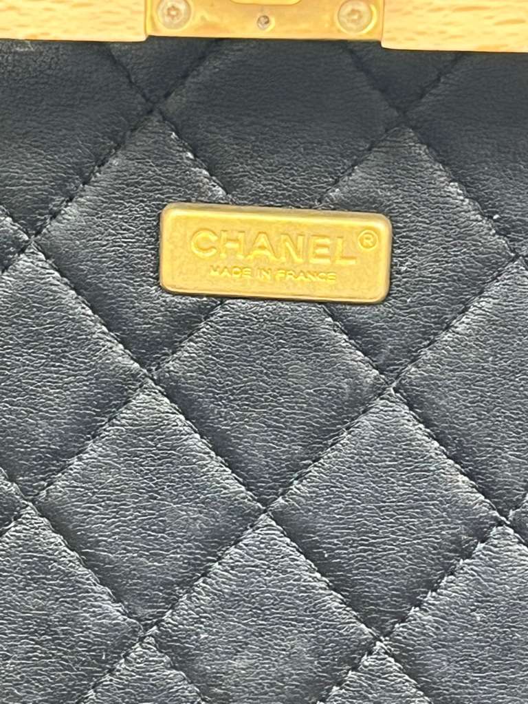 Chanel Vanity Case Chip-On Wood Leather Box with Chain Strap AS2927