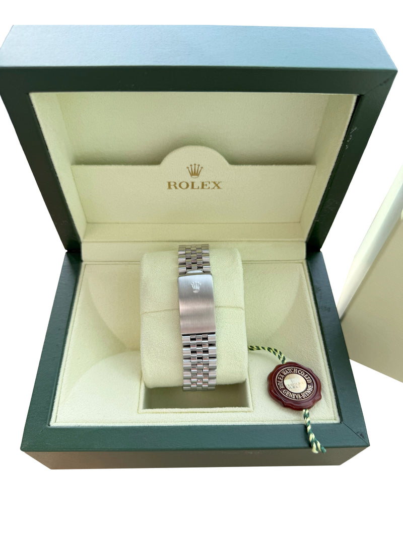 Rolex Datejust 36mm Silver Dial Vintage Steel Engine Turned Bezel Watch 16030