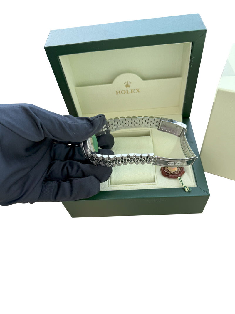 Rolex Datejust 36mm Silver Dial Vintage Steel Engine Turned Bezel Watch 16030