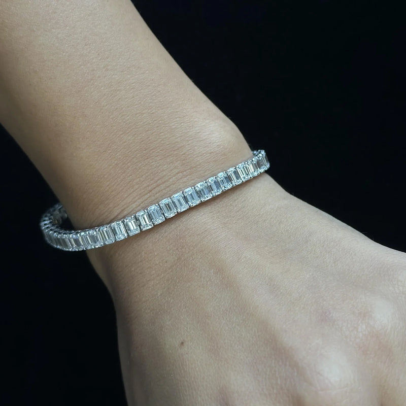 9.97 Carats Emerald-Cut Natural Diamond Tennis Bracelet VVS1/VVS2 Platinum