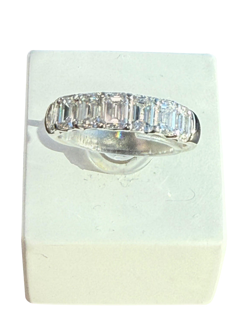 3.52ct Emerald Cut Single-Row Diamond Band Platinum Ring VVS2 E Clarity