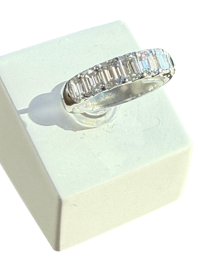 3.52ct Emerald Cut Single-Row Diamond Band Platinum Ring VVS2 E Clarity
