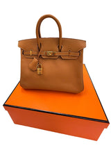 Hermès Birkin 25 Gold Epsom Leather With Gold Hardware Handbag